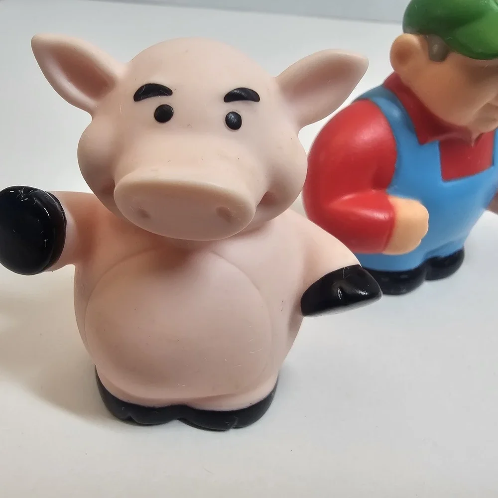 Tomy  3 Piece‎ Replacement Figures for John Deere hayride Toy